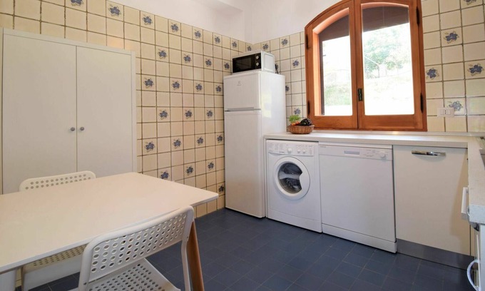 Marina di Caronia House | Cosy apartment in villa for 3 people with WIFI, TV, terrace, pets allowed and parking