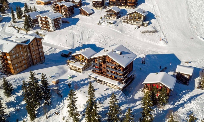 Riederalp Apartment | Cosy apartment for 4 people with WIFI, TV and balcony