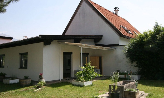 Hoetting Apartment | Cosy apartment for 4 guests with TV, terrace and pets allowed