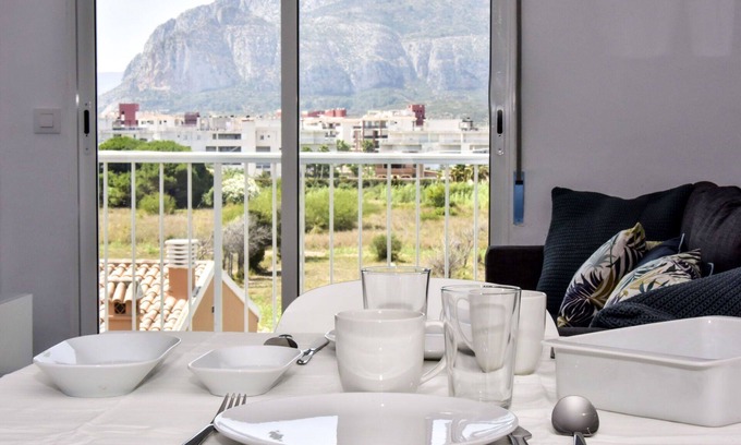 Les Deveses Apartment | Cosy apartment for 4 guests with A/C, WIFI and TV