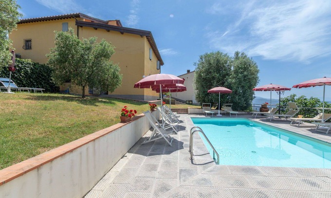 Montebonello Apartment | Cosy apartment for 6 people with A/C, WIFI, pool, TV, pets allowed and panoramic view