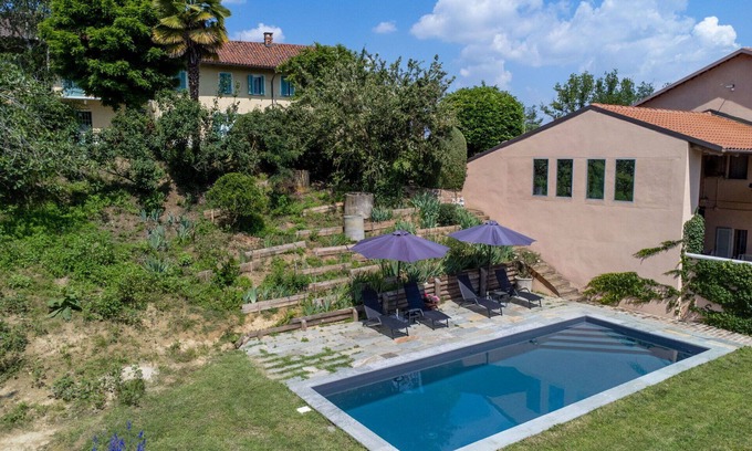 Cortazzone House | Cosy apartment in villa for 2 people with pool, TV, terrace and panoramic view