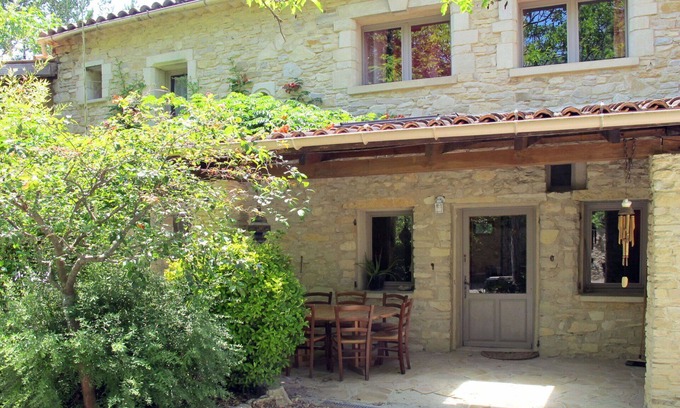 Sigonce Villa | Cosy apartment in villa for 8 people with pool, WIFI, TV, patio, pets allowed and panoramic view