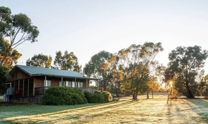 Wartook Cabin | Cosy cabin in the Grampians with mountain views