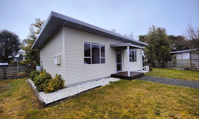 Te Anau House | Cosy Cabin in the Loop
