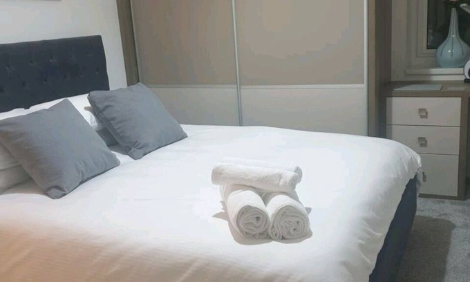 Radcliffe House | Cosy & Comfortable 2 Bedroom Annex New Build 2022