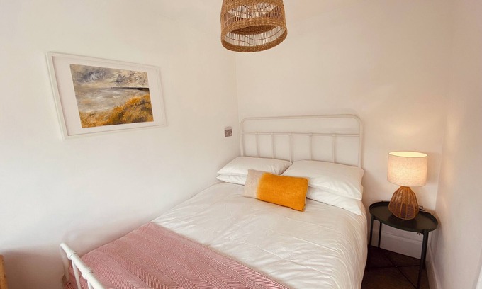 Chiswick Riverside Apartment | Cosy flat in the heart of Chiswick