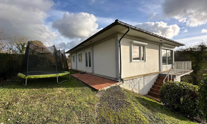 Thon-Samson House | Cosy holiday home in Andenne with terrace