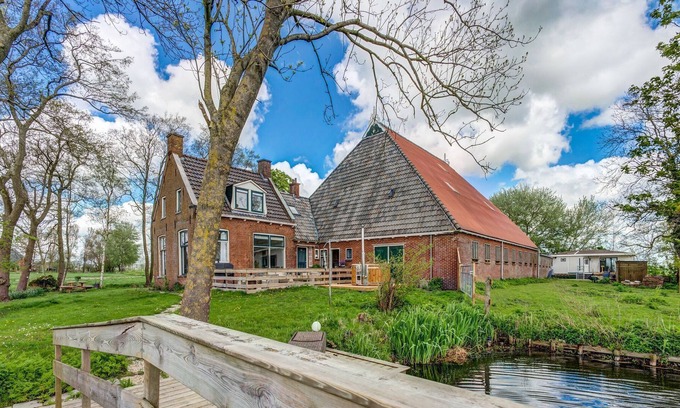 Suwald House | Cosy Holiday Home in Suwald with Hot Tub