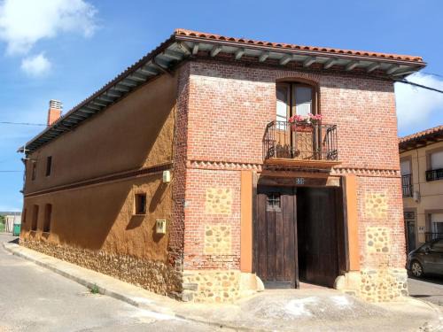 Castrillo de San Pelayo House | Cosy House in Veguellina de Órbigo with Fenced Garden