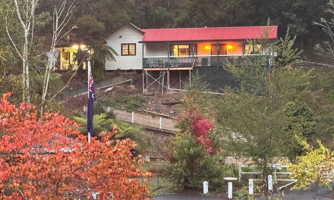 Walhalla House | Cosy Mountain retreat in a historic old gold mining town