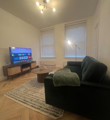 New Cross Apartment | Cosy one bedroom flat in Newcross London