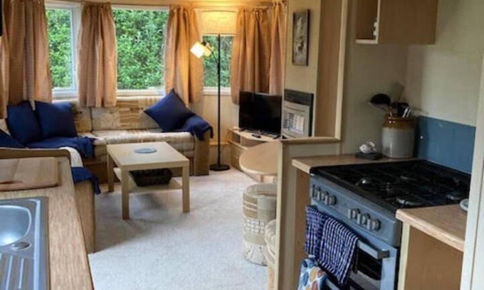 Treator House | Cosy, Quiet Static Caravan, Mawgan Porth, St Eval