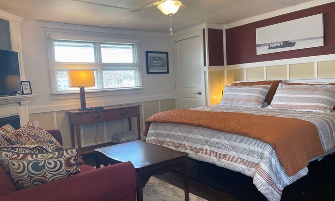 Bozman Cottage | Cottage 1A-Charming 1-bedroom cottage on the water, minutes from St Michaels MD