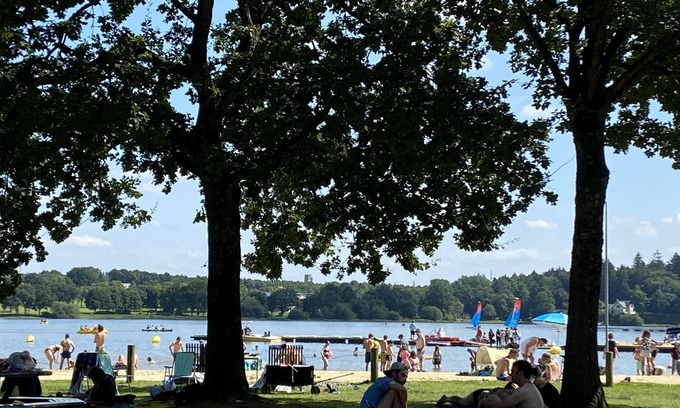 Ploermel House | Cottage at the foot of Lac au Duc and its golf course