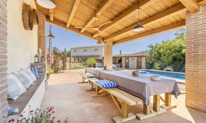 Olius Cottage | Cottage 'Casa Marcús' with Mountain View, Wi-Fi and Air Conditioning