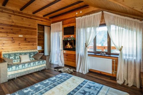 Slavske Ski Chalet | Cottage Chalet-Tiara