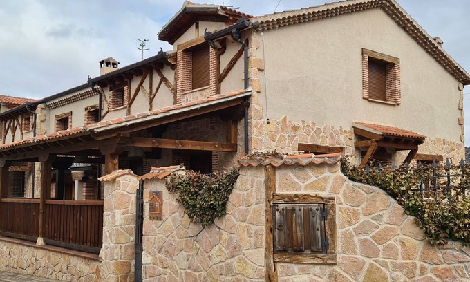 Carrascal del Rio Cottage | Cottage Hoces del Duratón - La Ermita! with garden and barbecue (10/12 people)