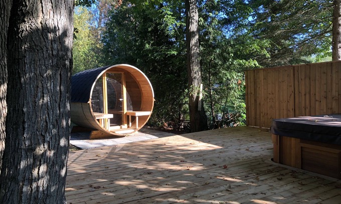 Central Huron Cottage | Cottage in Private Community with Hot Tub & Sauna. Perfect for big groups!