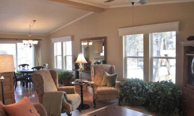 South Fork Cottage | COTTAGE ON THE CREEK VACATION RENTAL. Sleeps 4. Beautiful views. Riverside deck. Fishing.