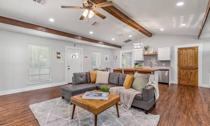 Monroe House | Cottage on the North