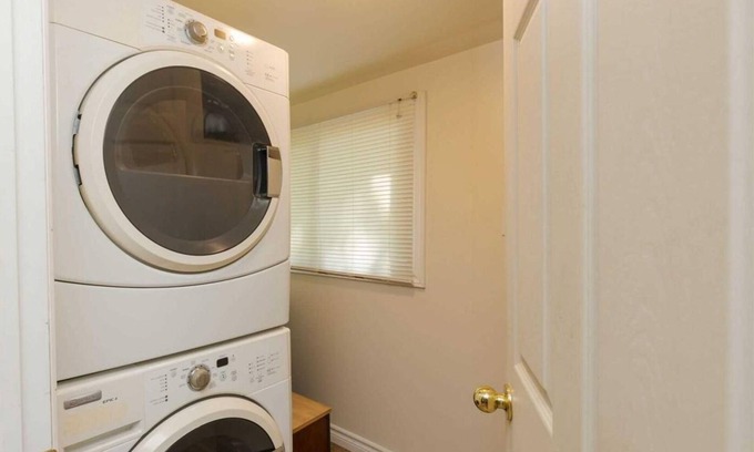 Port Severn Cottage | Cottage on water at oak Bay Gulf Club