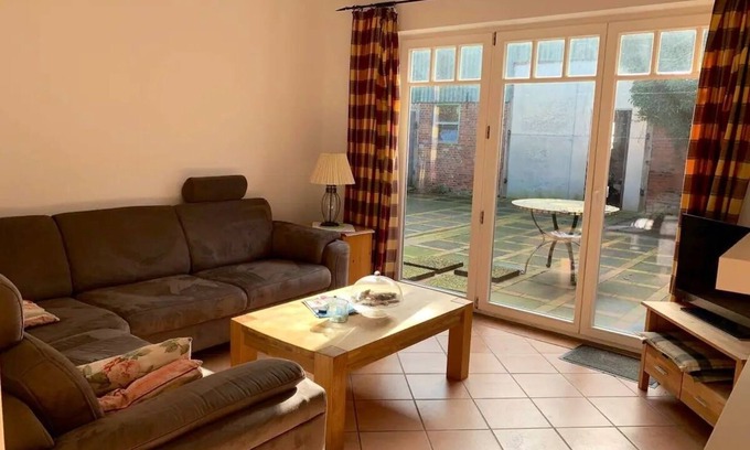 St. Peter-Ording Cottage | Cottage 'Seekiste' with Private Terrace, Shared Garden and Wi-Fi