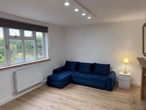 Carshalton South and Clockhouse House | Cottage Sleeps 10 with Pets Allowed