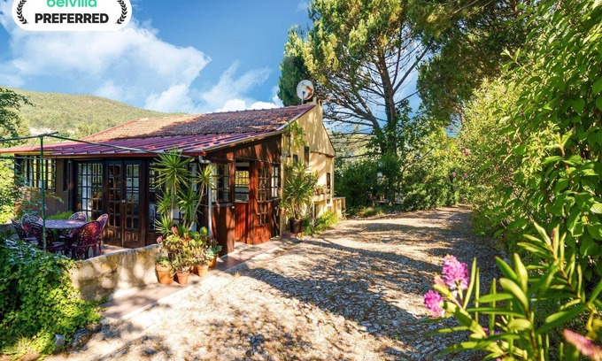 Penafiel Cottage | Cottage with Shared Pool