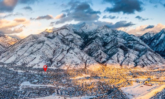 Cottonwood Heights Villa | Cottonwood Canyon Basecamp Retreat - 5 Bathrooms