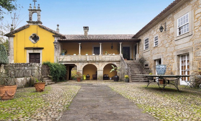 Fontoura Villa | Country Home 'Quinta de San Antonio' with Pool, Mountain View & Wi-Fi