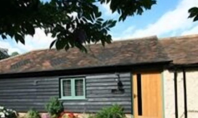 Shatterling Cottage | Country Cottage Private Terrace Garden Quiet Location Free Wifi Bus Stop 50yds