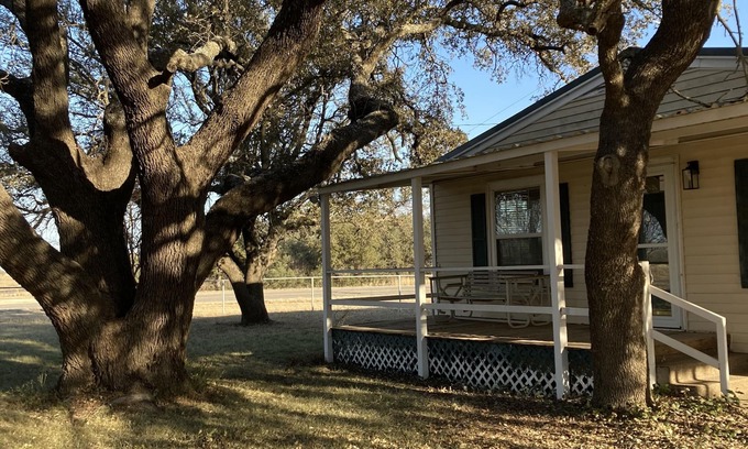 Coleman House | Country Getaway at Eleven Oaks Ranch…Coleman, Texas