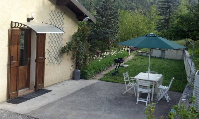 Montjay Apartment | Country gite