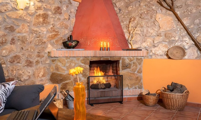 Rossell House | Country House 'Casa Rural Angelita' with Mountain View, Wi-Fi and Air Conditioning