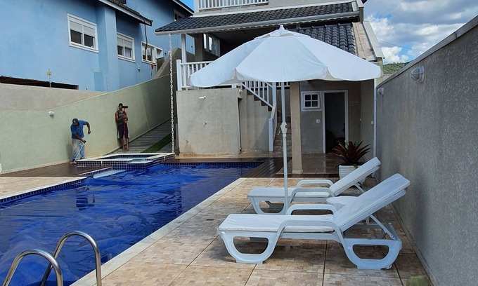 Jardim Brisa Cottage | Country House in Atibaia, Heated Pool, SPA, Mini Course, 16 persons or +