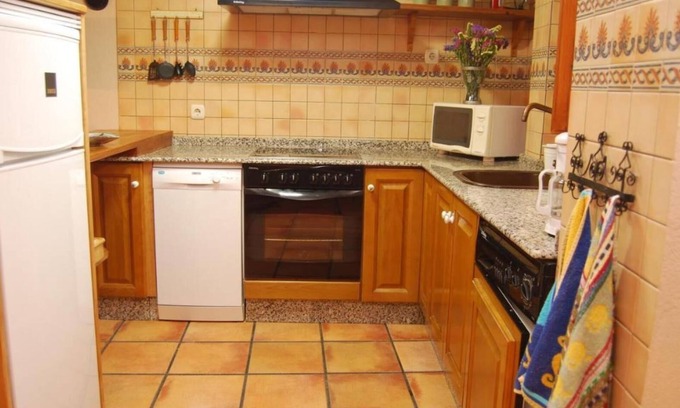 Molinaseca House | Country House 'La Torre De Babel' with Mountain View, Private Terrace and Wi-Fi