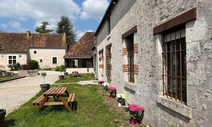 Concriers Cottage | Country property with swimming pool, near the Loire castles