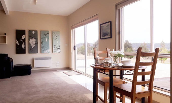 Sandford House | Couples Retreat near Hobart/Mountain View/nr Beaches