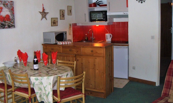 La Perriere Apartment | Courchevel La Tania: Savoyarde apartment right on the piste.