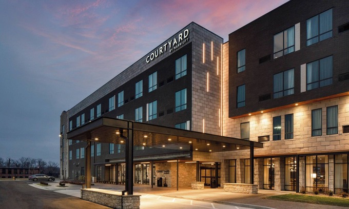 Jefferson City Hotel | Courtyard by Marriott Jefferson City