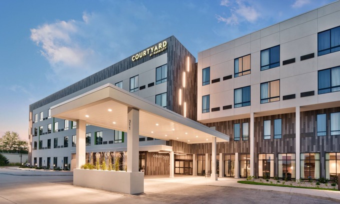 Ames Hotel | Courtyard by Marriott Ames