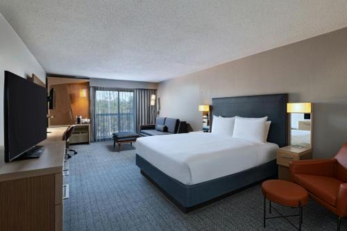 Gateway Hotel | Courtyard by Marriott Austin The Domain Area