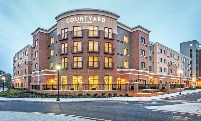 Glassboro Hotel | Courtyard Glassboro Rowan University