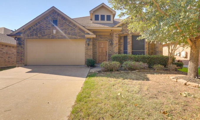 Mansfield House | Covered Patio and Large yard Mansfield Home
