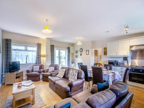 Great Hatfield House | Cowslip Cottage- W43122