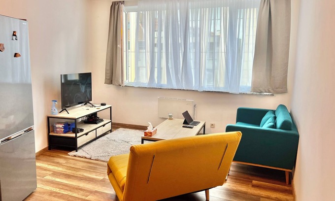 Onze-Lieve-Vrouw-ter-Sneeuw Apartment | Cozy 1-bedroom apartment extremely well located - Madou - EU commission