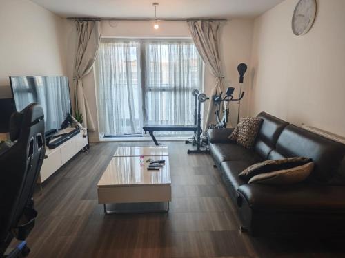 West Thurrock Apartment | Cozy 1 Bedroom Apartment Retreat