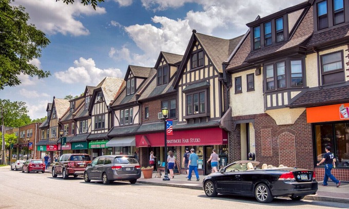 Swarthmore Apartment | Cozy 1B/1B Cottage in Town Center Swarthmore w/Doorstep Parking!