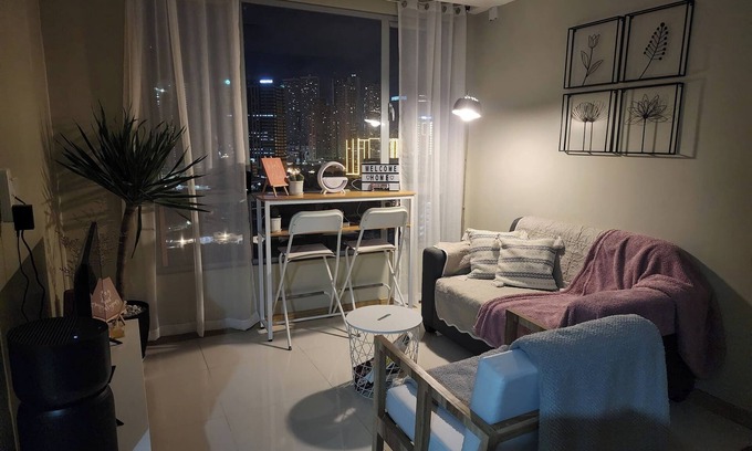 Pasig Condo | Cozy 1BR Corner with Panoramic City Skyline View